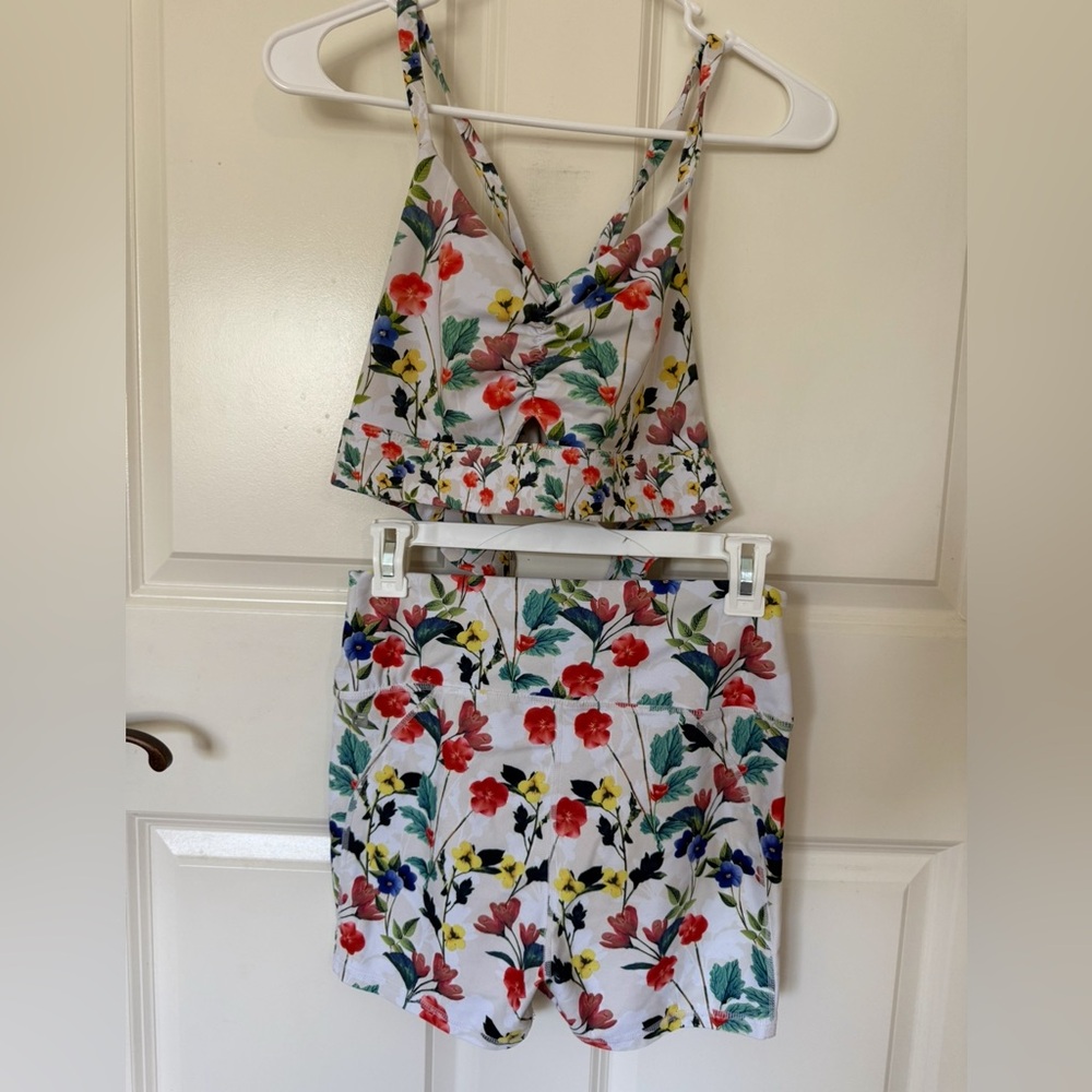 Fabletics 2 piece workout outfit